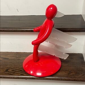 Knife Man to displaying kitchen knives